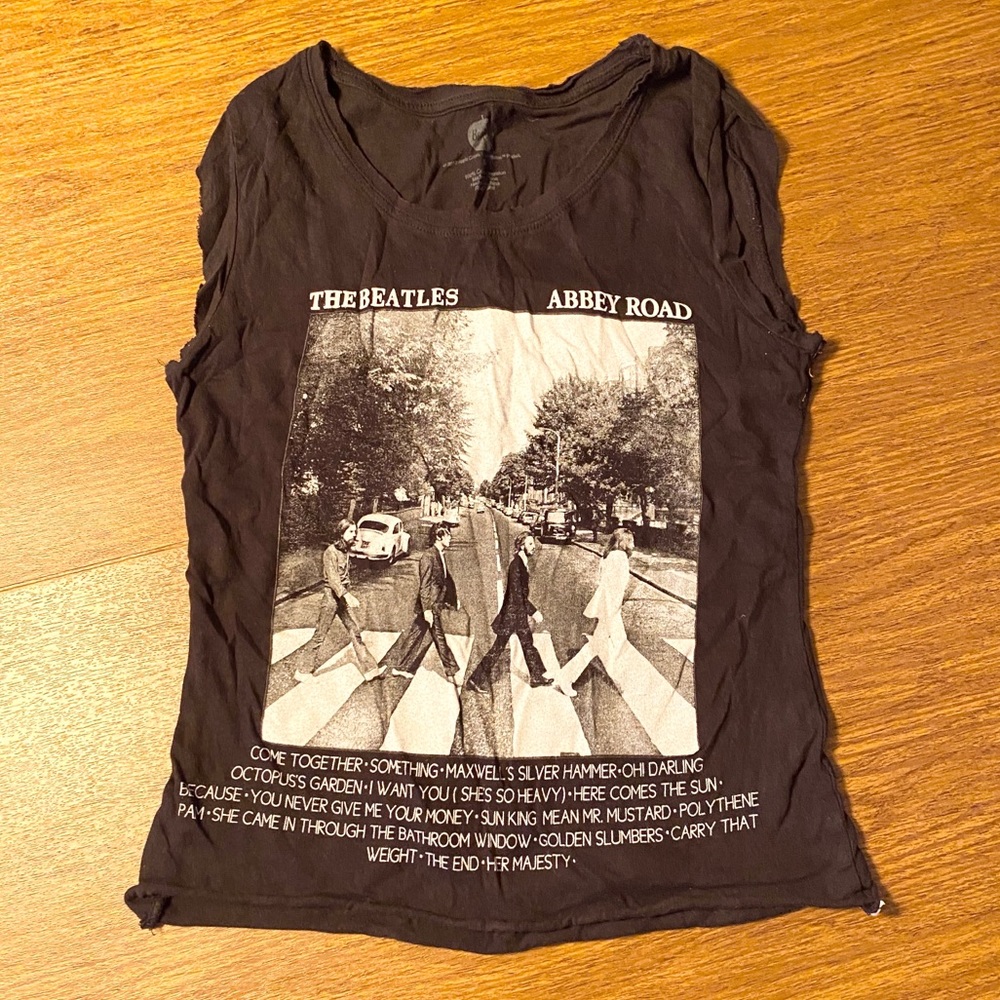 Juniors Beatles black crop top... Abbey Road. EUC